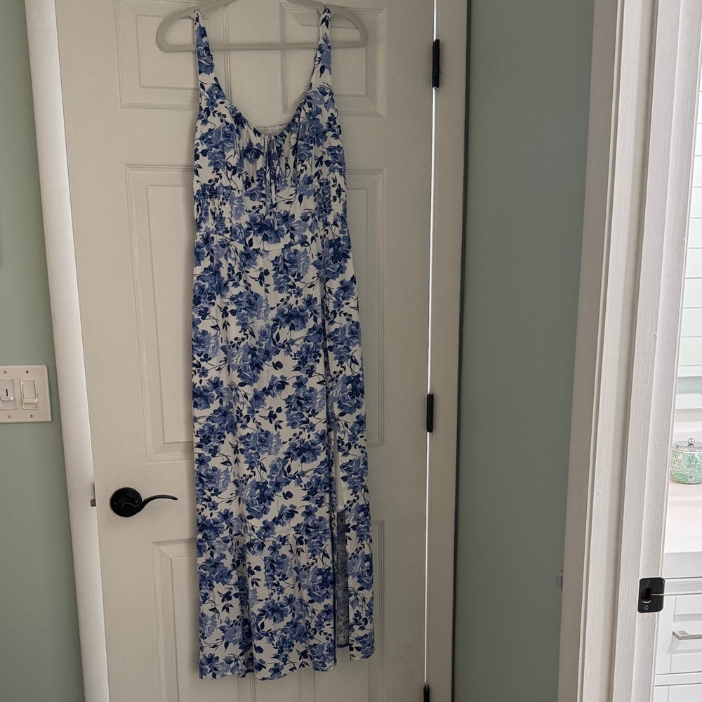 Hollister Blue and White Floral Maxi Dress